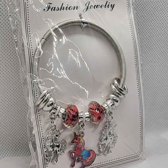 Brand New   Three Unicorn Bracelet - Picture 4 of 4